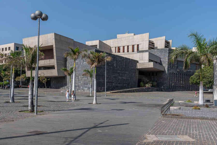 Tenerife 005 - Santa Cruz de Tenerife - Presidencia del Gobierno de Canarias.jpg